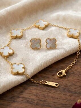 Clover Jewelry Set (Bracelet & Earrings) Gold Plated Stainless Steel